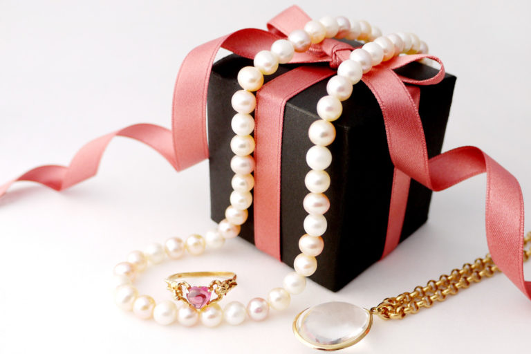 ジュエリー販売員とは?仕事内容・メリット・デメリットなどくわしく紹介 ウィルオブスタイル ジュエリー販売員とは?仕事内容・メリット・デメリットなどくわしく紹介 ウィルオブスタイル