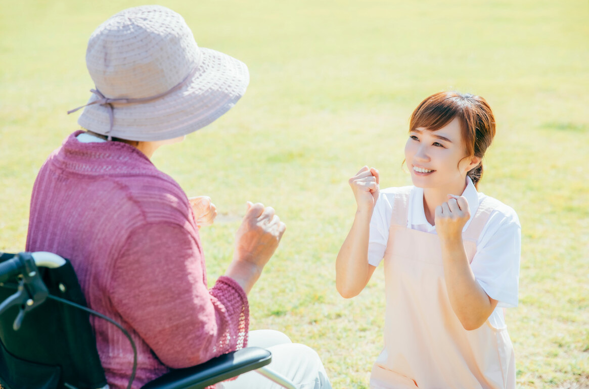 介護の仕事とは？業務内容やメリット・デメリット・やりがいなどを紹介