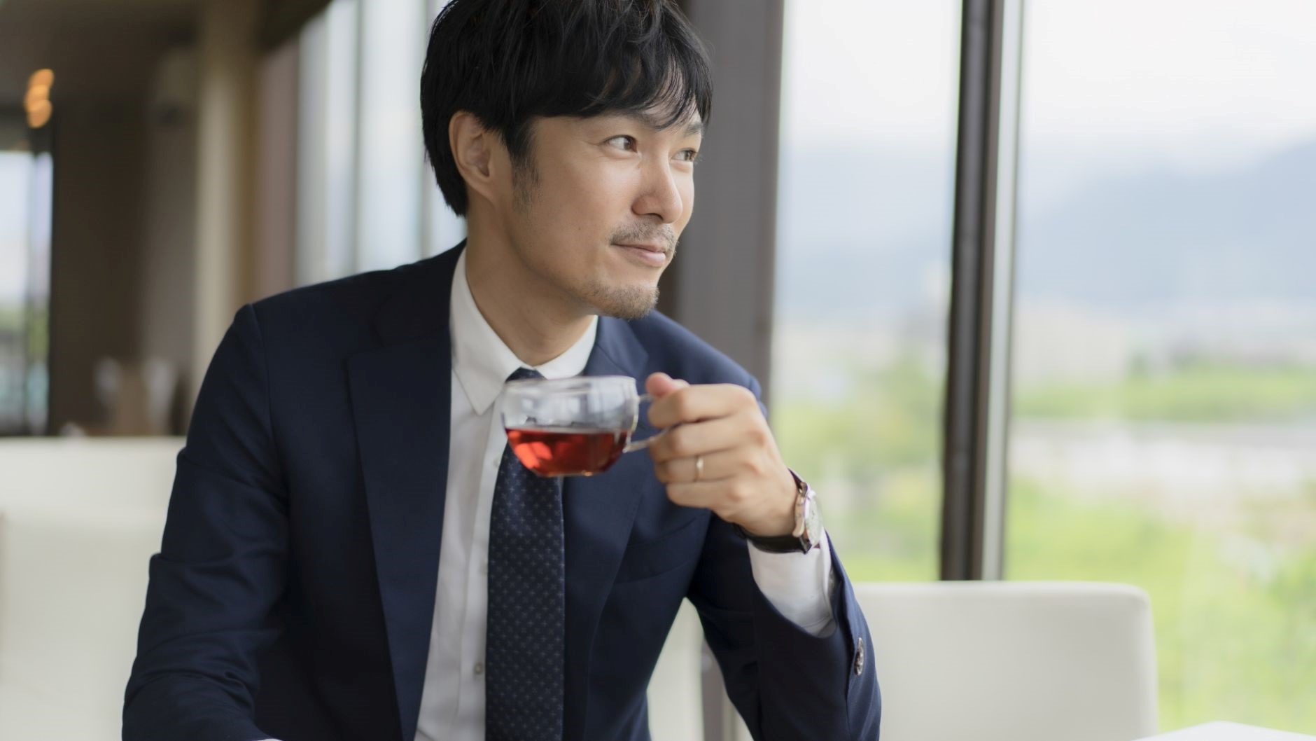 男性、紅茶