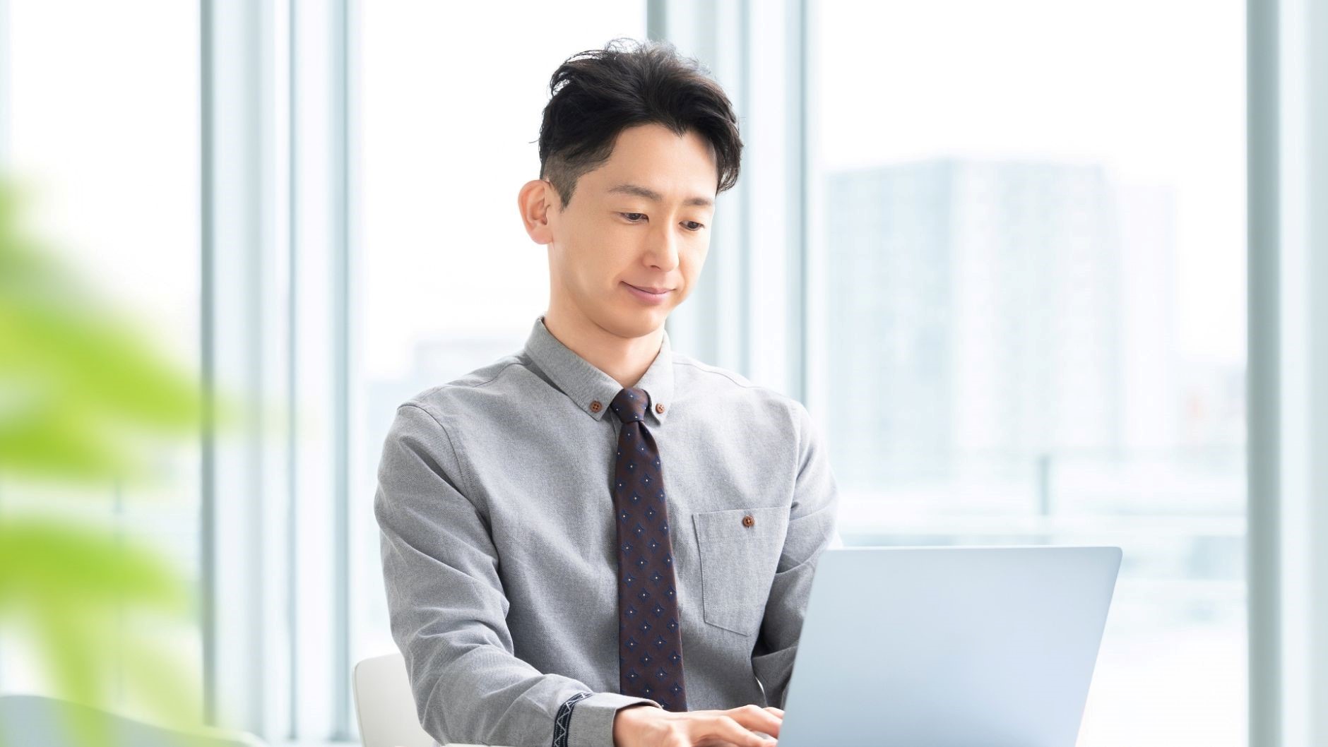 客先常駐の少ないSIer案件を探すエンジニア