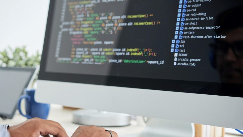 コードが表示されているPC画面