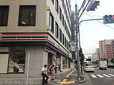 交差点角セブンイレブン様