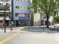横断歩道の先